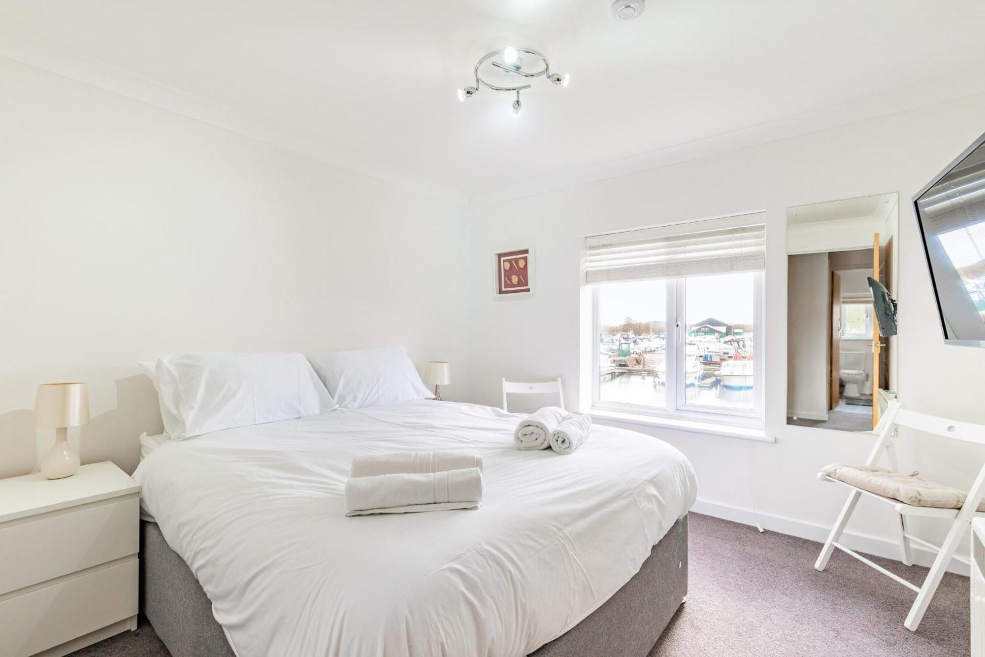 Host & - Kingsmere Holiday home *